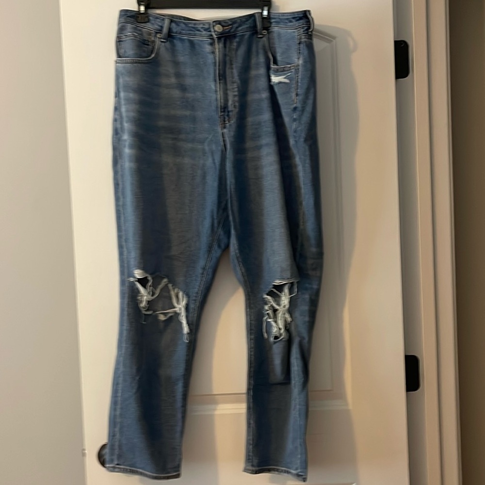 American￼Eagle mom jean
